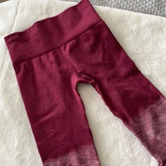Lululemon Ebb to Street Seamless‎ Ombré burgundy and white crop leggings size 6 - Picture 7 of 8